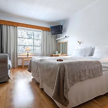 Lapland Bear's 4*